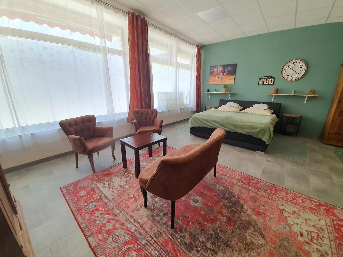 Apartment Freienwohnung Nahe Kuhsee Am Zwolf Apostel Platz Augsburg