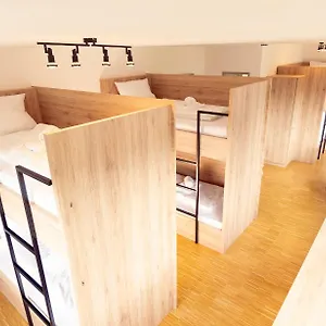 Henrys Sleeping Am Augsburger Eiskanal Аугсбург