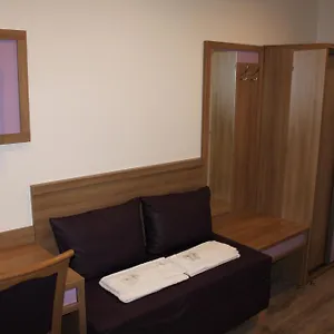  Hostel Slamba